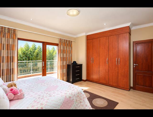 4 BEDROOM HOUSE FOR SALE IN MIDSTREAM ESTATE